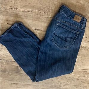 American Eagle Crop Capri Jeans size 6 medium wash